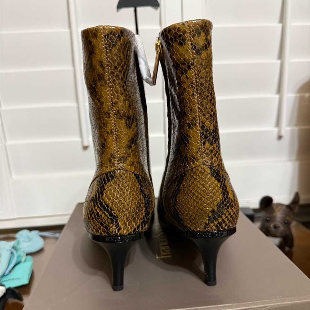 New Franco Sarto Python Embossed Leather Heeled Boots 8.5 - Picture 3 of 7